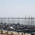 Real Marina شقة *