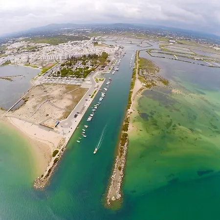 瑞尔玛丽娜滨海酒店