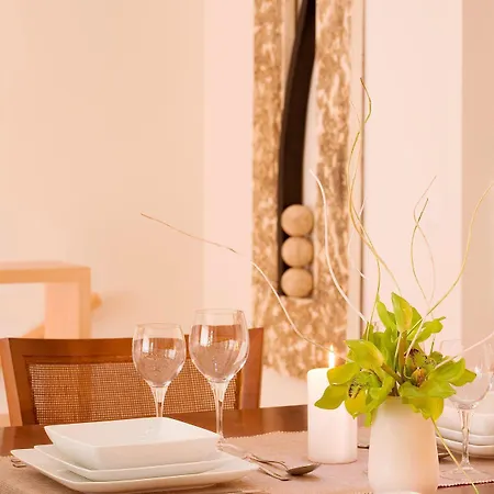 瑞尔玛丽娜滨海酒店 公寓 奥良