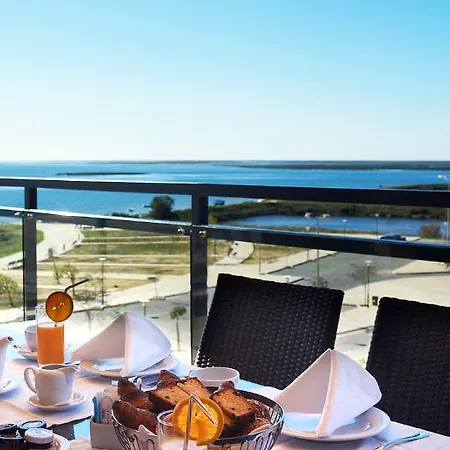 瑞尔玛丽娜滨海酒店 公寓