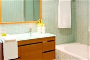 瑞尔玛丽娜滨海酒店 *