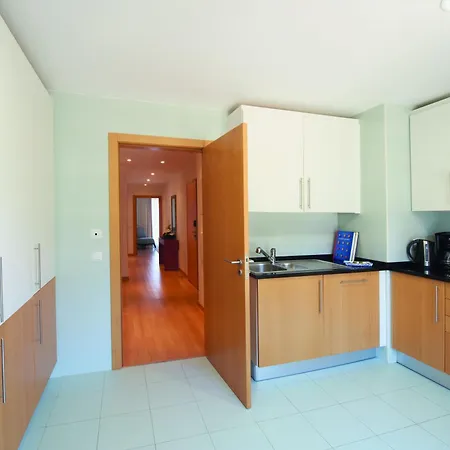 瑞尔玛丽娜滨海酒店