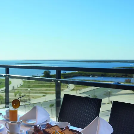 アパート レアル マリーナ レジデンス *