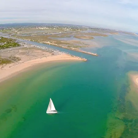 アパート レアル マリーナ レジデンス *